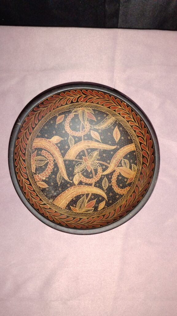 Batik wooden serving bowl